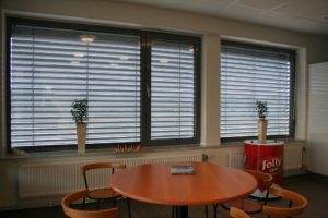 fasadpersienn Ljus & Comfort